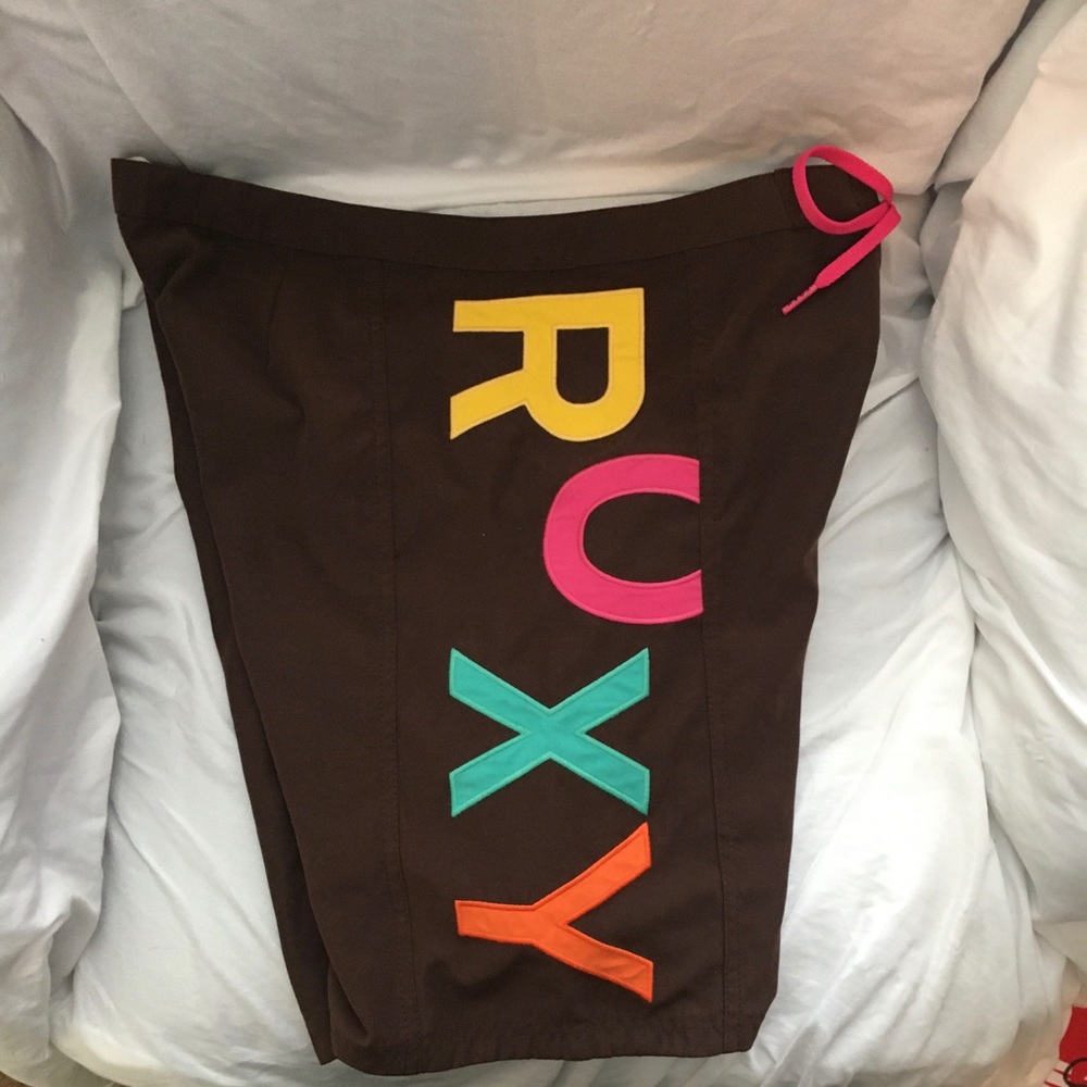 Awesome bright Logo Roxy Boardshorts